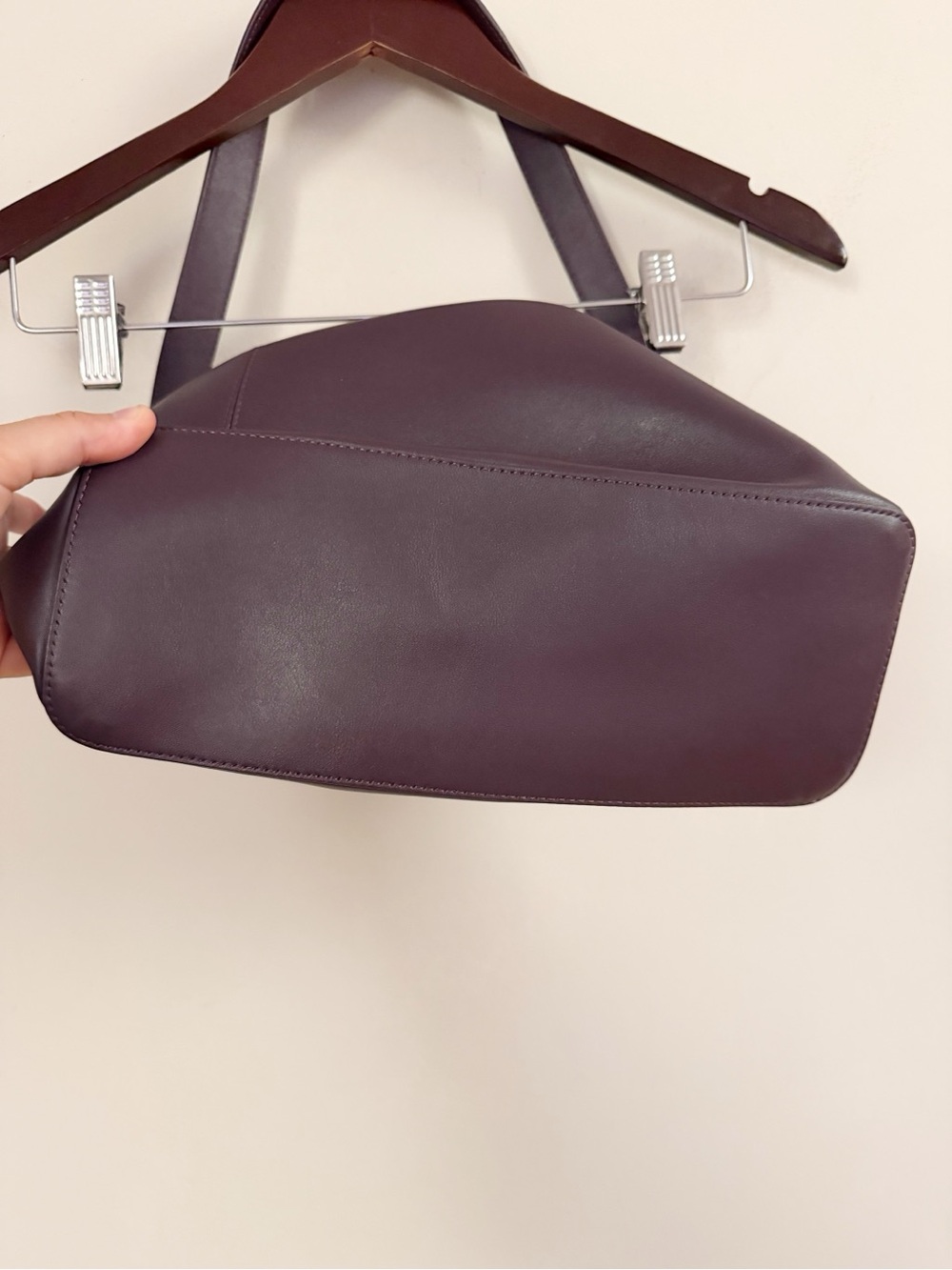 Cuyana Forma Shoulder Bag in Plum Compact Functional Purse - Picture 8 of 12